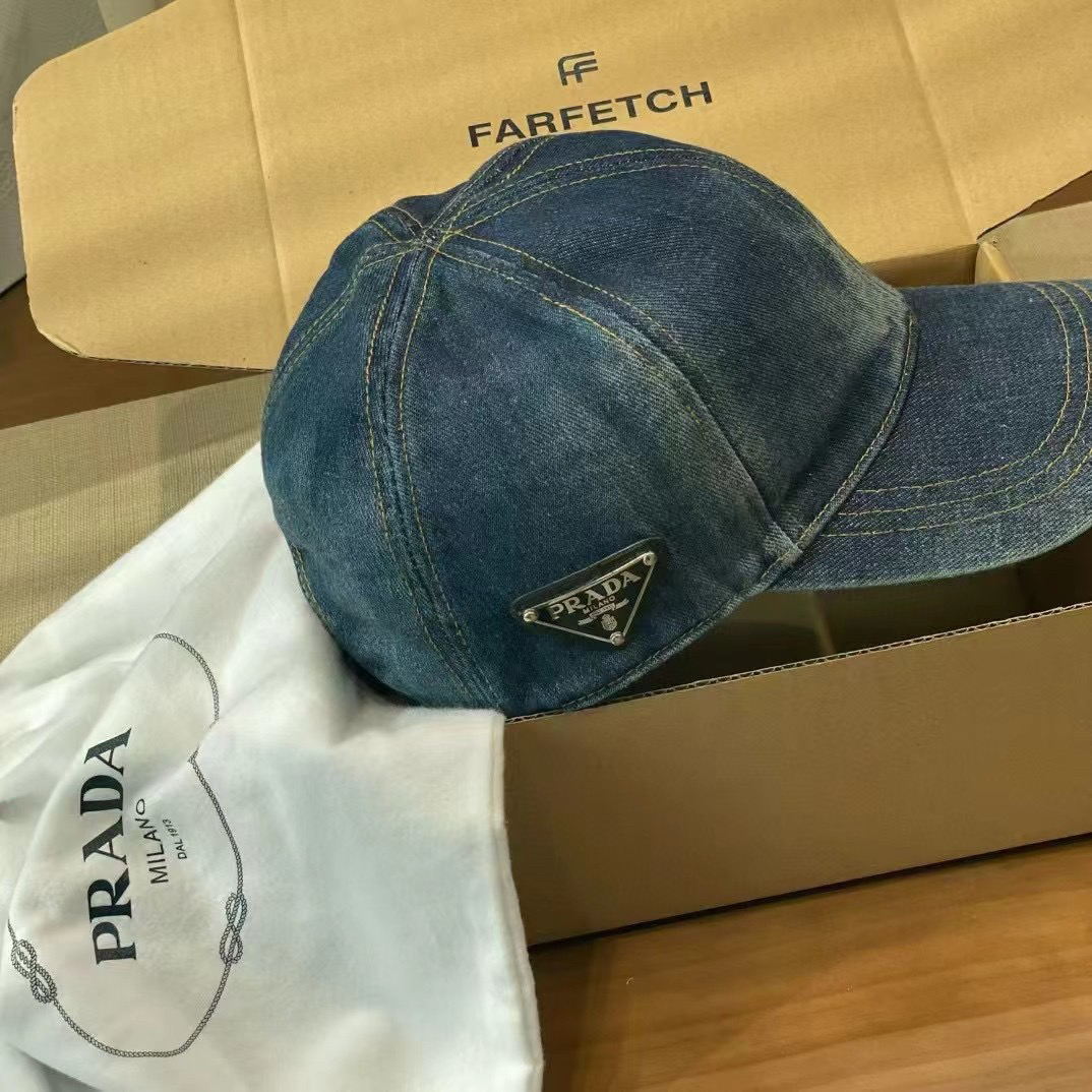 プラダ「Prada」  Denim Gradient Wash Baseball Cap