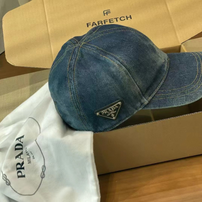 プラダ「Prada」  Denim Gradient Wash Baseball Cap