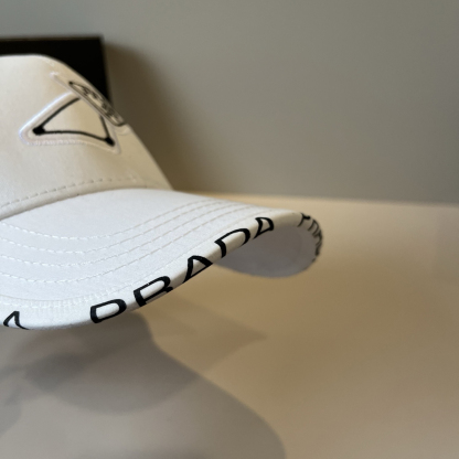 プラダ「Prada」 Re-Nylon Baseball Cap