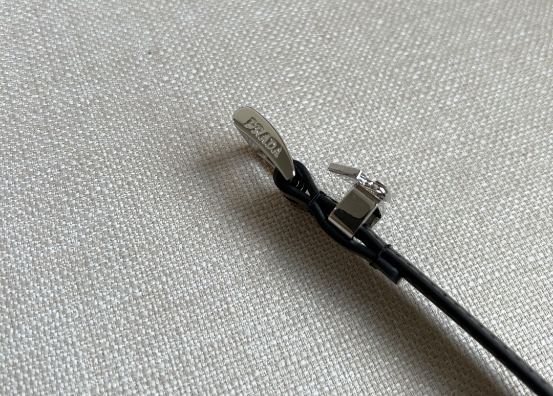 プラダ「Prada」レディース サフィアーノ レザーベルト100CM