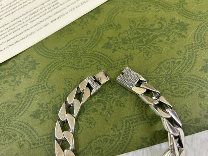 グッチ「Gucci」 ディオニュソス ダブルタイガーヘッド ブレスレット