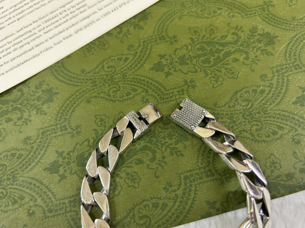 グッチ「Gucci」 ディオニュソス ダブルタイガーヘッド ブレスレット