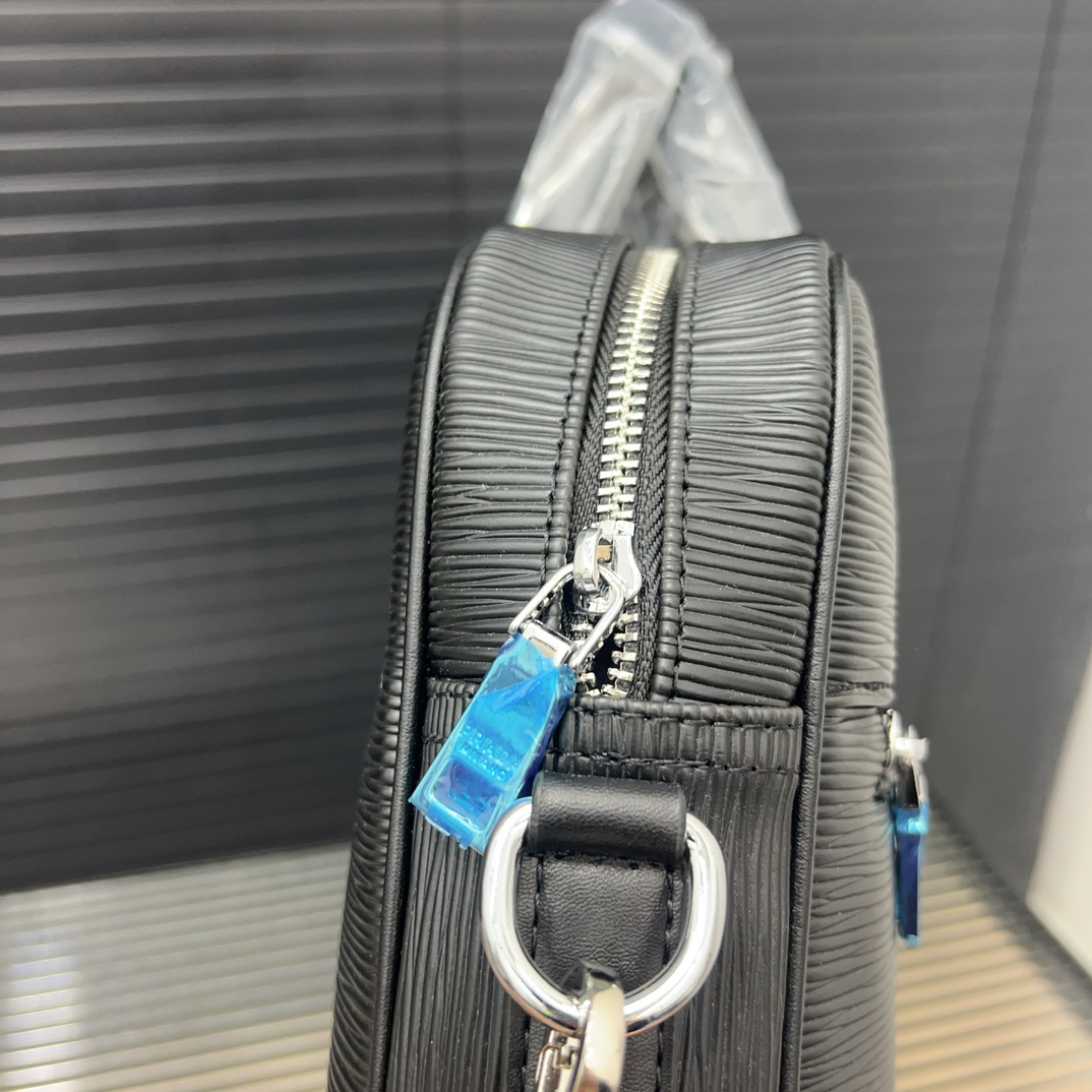 プラダ「Prada」ウォーターパターン レザー トートバッグ