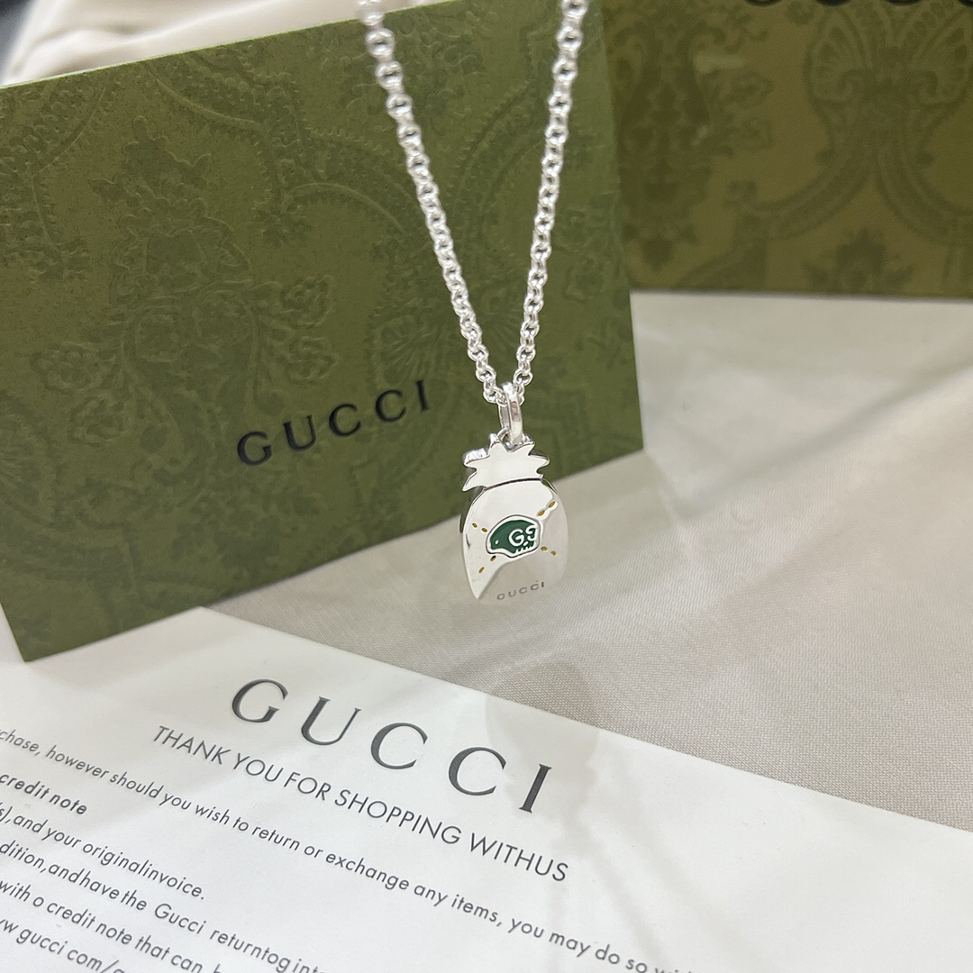 グッチ「Gucci」GHOST フルーツパイナップルペンダントネックレス