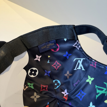 ルイ・ヴィトン「Louis Vuitton」Signature キャップ（メンズ）