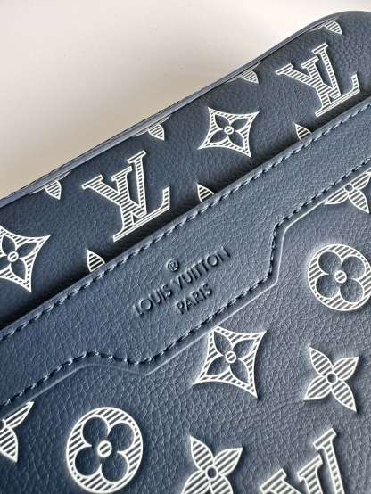 ルイ・ヴィトン「Louis Vuitton」スタイリッシュ メッセンジャーバッグ