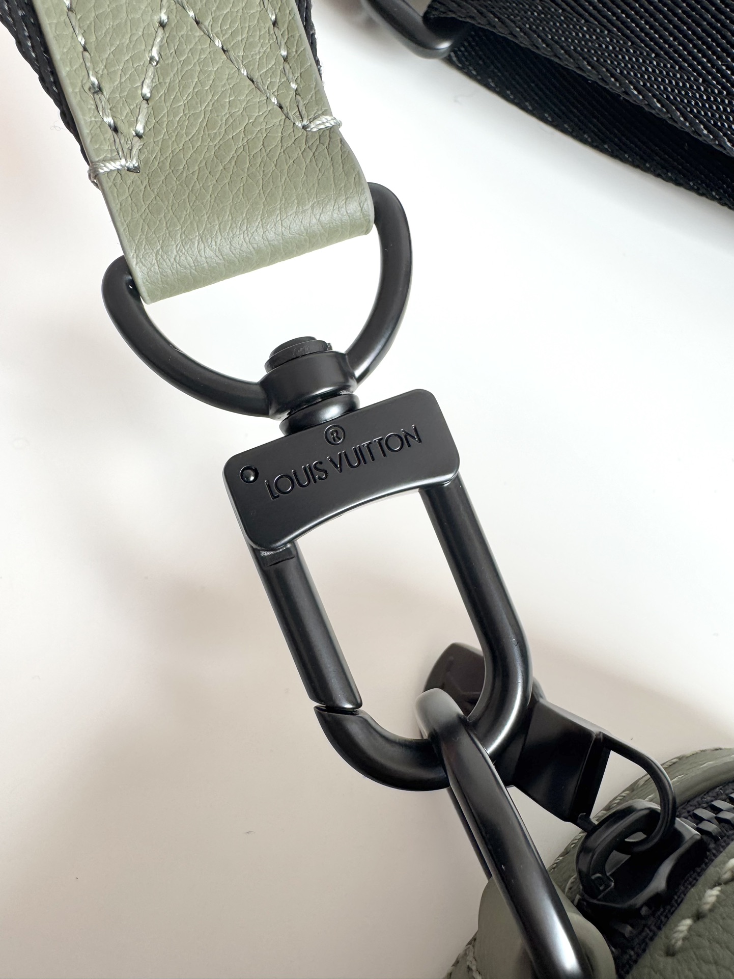 ルイ・ヴィトン「Louis Vuitton」スタイリッシュ メッセンジャーバッグ