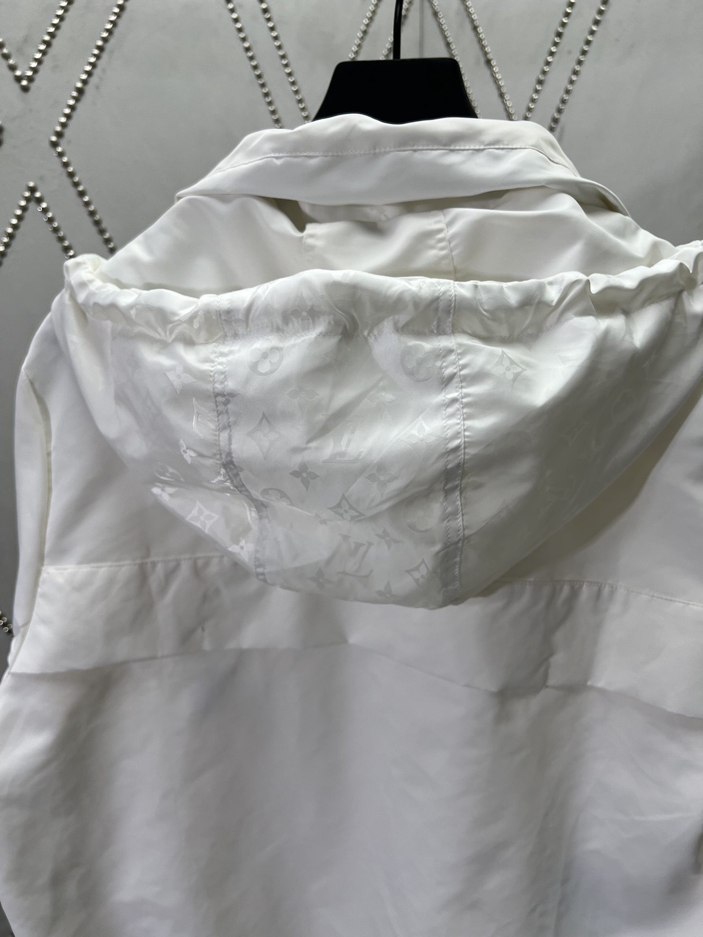 ルイ・ヴィトン「Louis Vuitton」  2025SS シングルカラー ウィンドブレーカー ジャケット