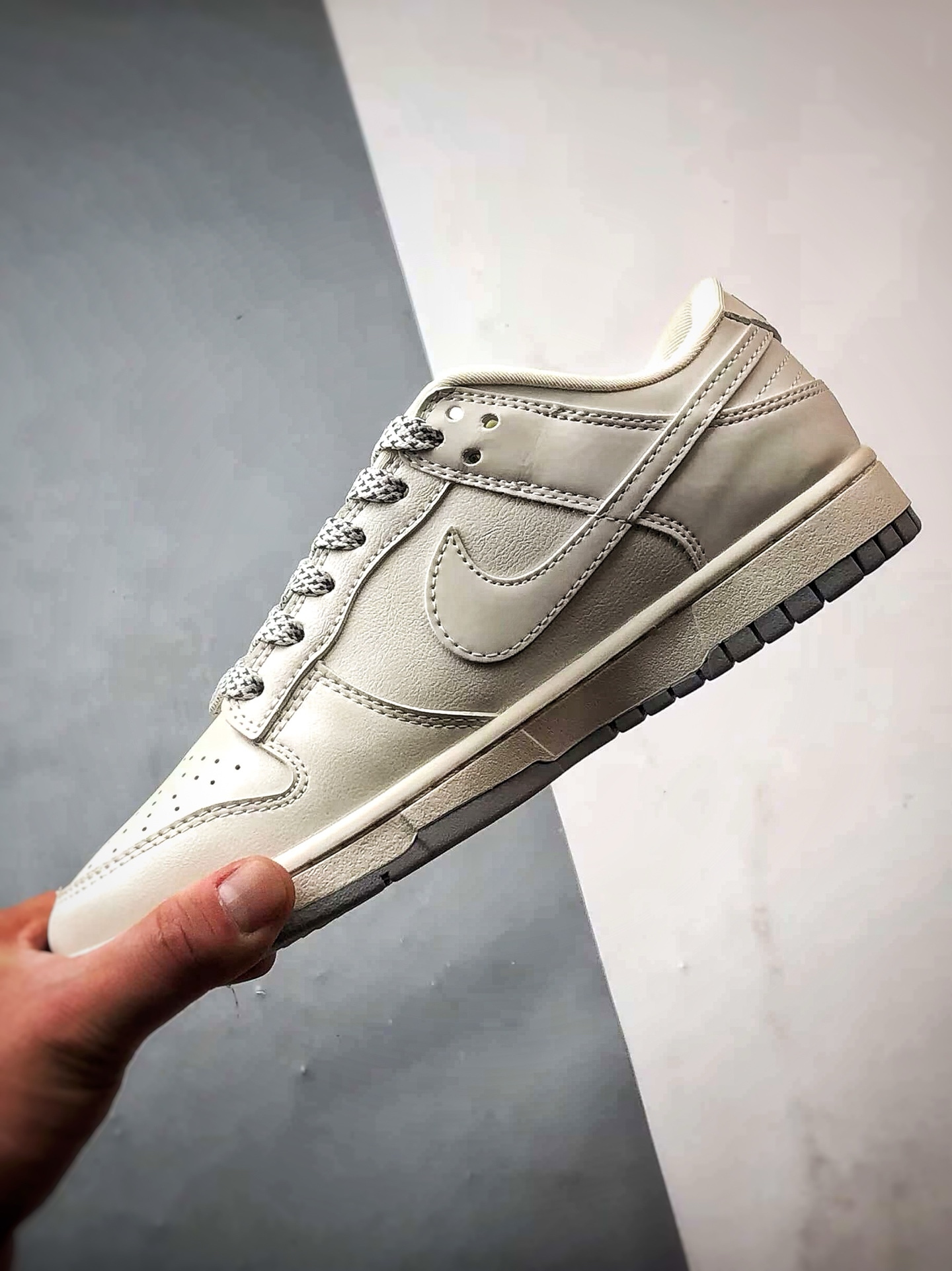 「コラボモデル」Louis Vuitton x Nike リフレクティブツインフック スニーカー