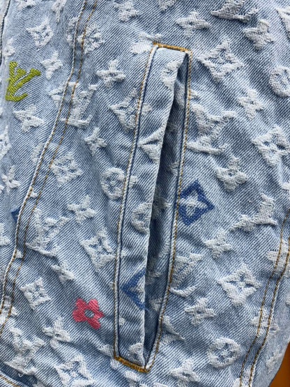 ルイ・ヴィトン「Louis Vuitton」MONOGRAM PILLOW ダウンジャケット