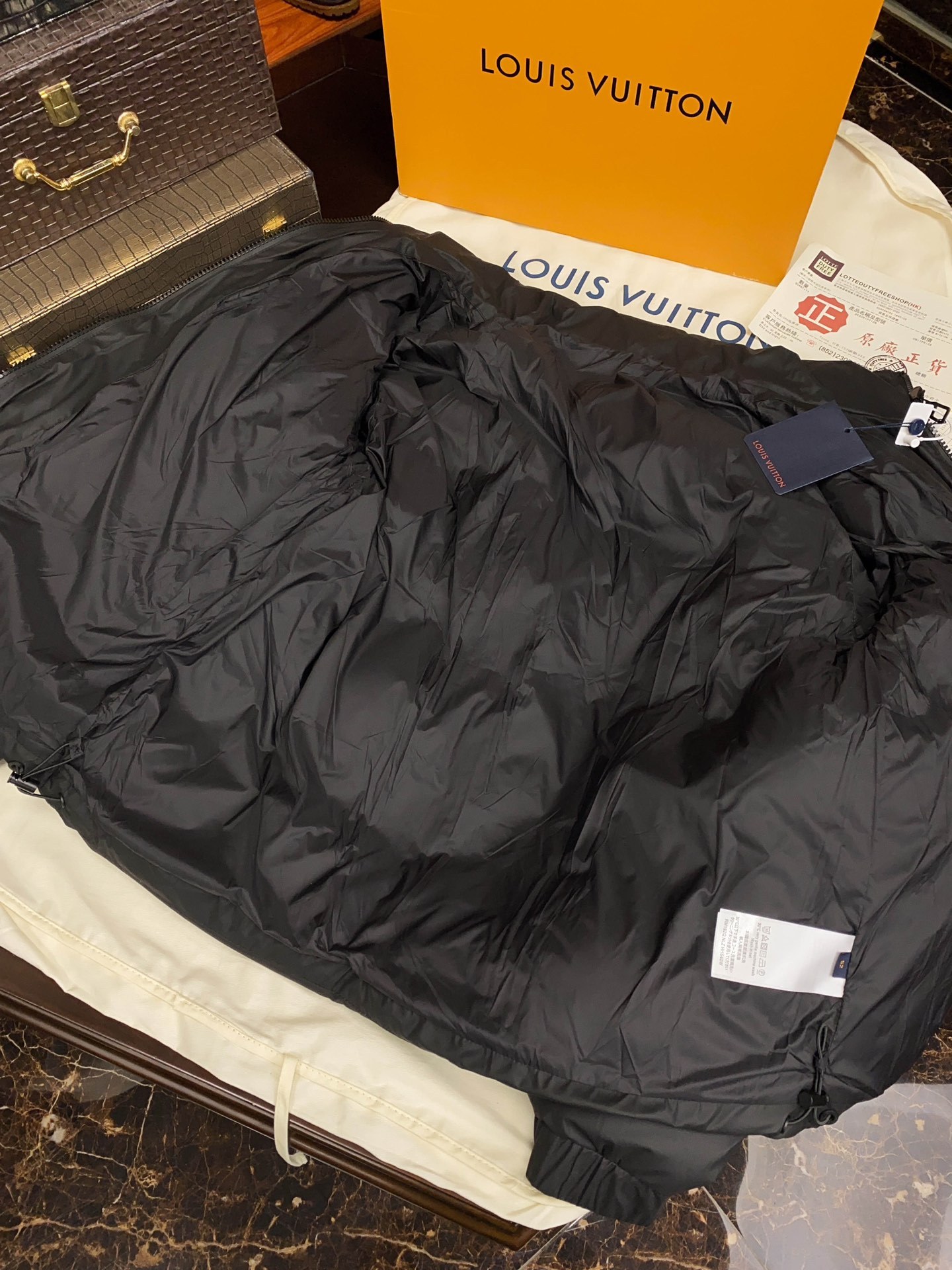 ルイ・ヴィトン「Louis Vuitton」 MONOGRAM BOYHOOD レリーフダウンジャケット