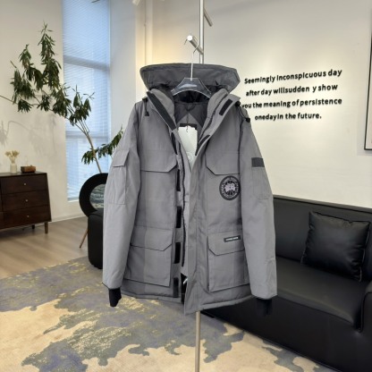 カナダグース「Canada Goose」パーカーダウンコート