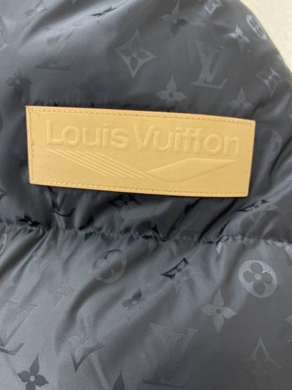 ルイ・ヴィトン「Louis Vuitton」MONOGRAM PILLOW ダウンジャケット