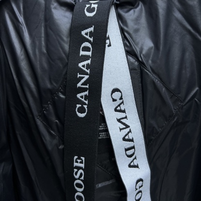 カナダグース「Canada Goose」Crofton パフダウンジャケット