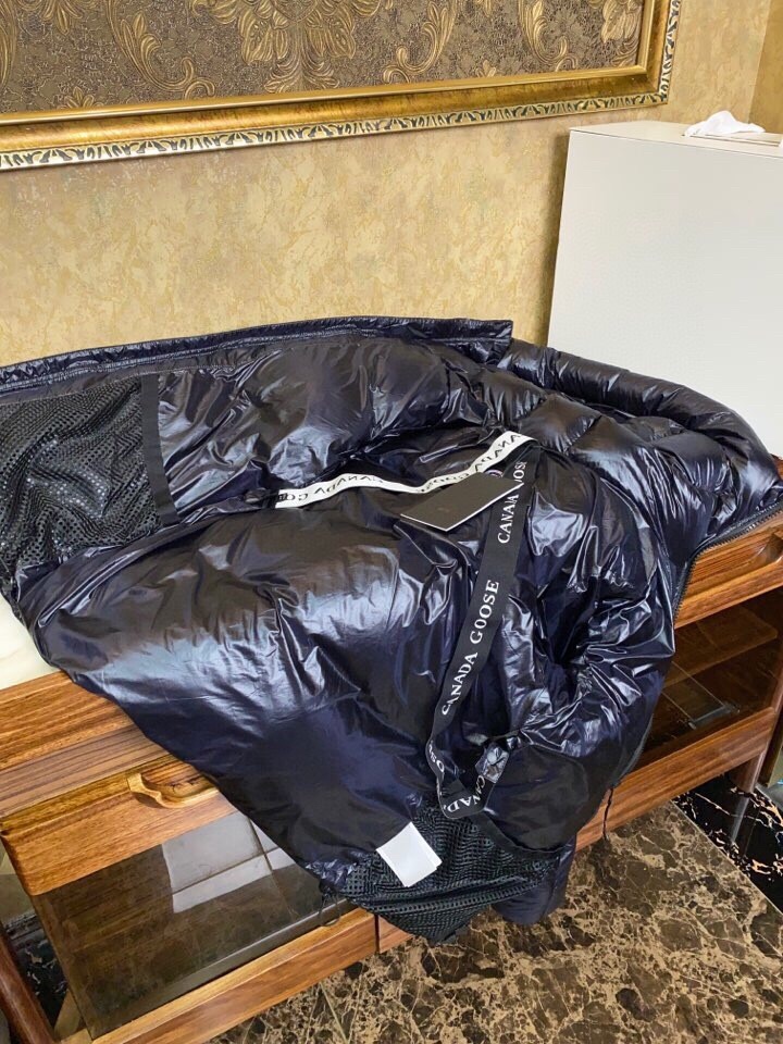 カナダグース「Canada Goose」ダウンジャケット