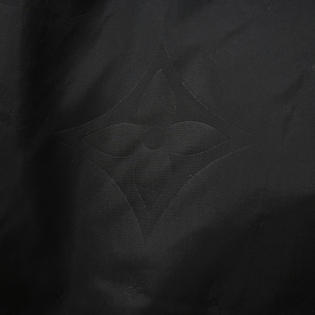 ルイ・ヴィトン「Louis Vuitton」ダブルフェイス レザーパッチ ダウンジャケット