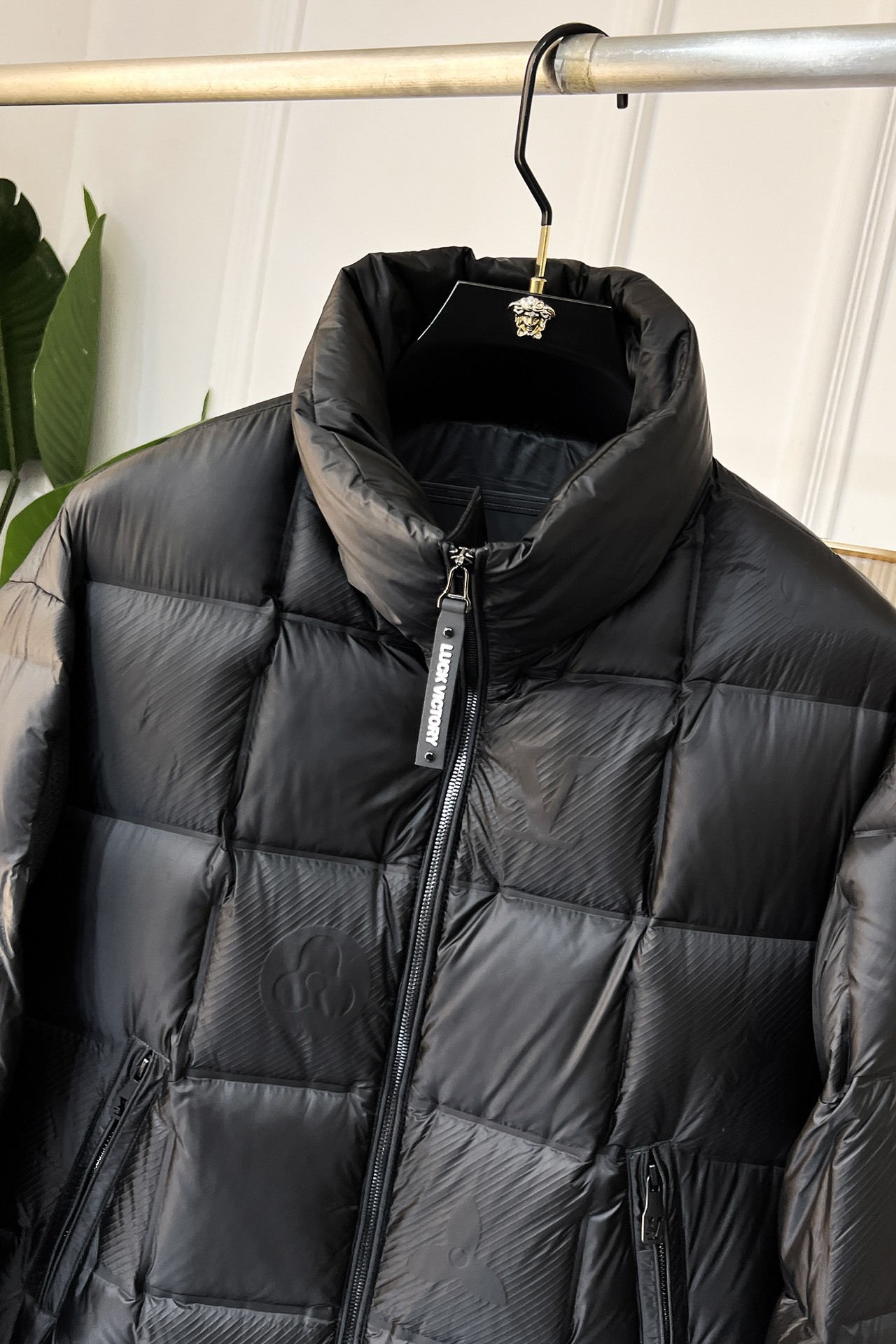 ルイ・ヴィトン「Louis Vuitton」‌ MONOGRAM PILLOW ダウンジャケット