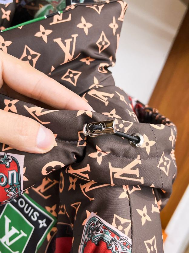 ルイ・ヴィトン「Louis Vuitton」‌ MONOGRAM PILLOW ダウンジャケット