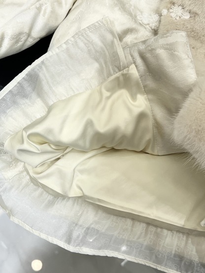 エルメス「Hermès」2025秋冬 ミンクファー ダウンコート