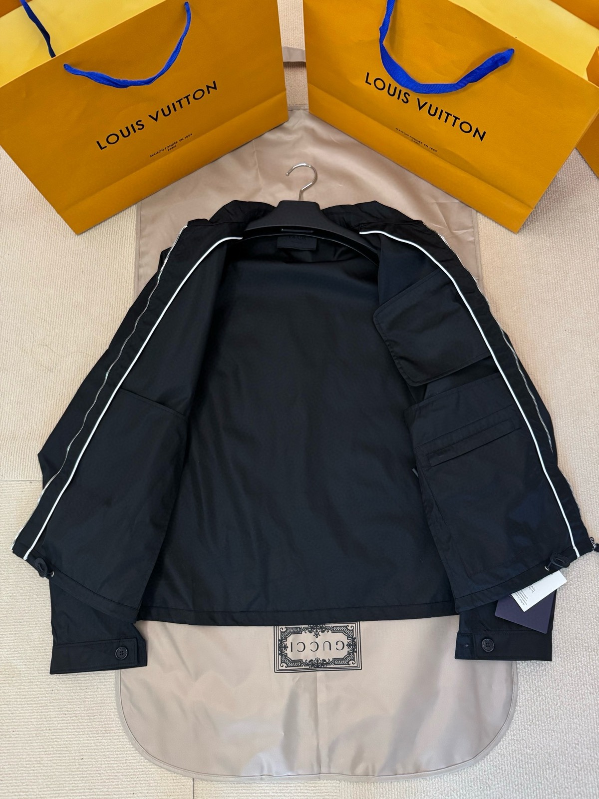 プラダ「Prada」 Re-Nylon ジップアップジャケット