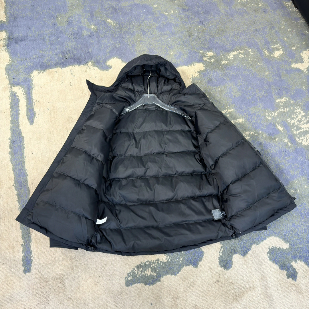 ザ・ノースフェイス「The North Face」ブラックサムライ アーバンアウトドア ダウンジャケット FW24