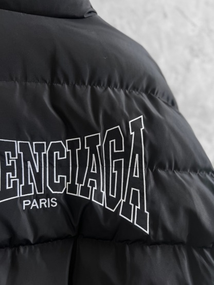 バレンシアガ「Balenciaga」‌2025FW リバーシブル スタンドカラー ダウンジャケット
