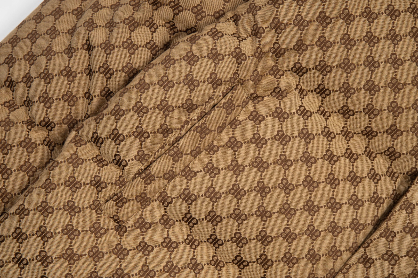 バレンシアガ「Balenciaga」‌ダブルB フルプリント ダウンジャケット