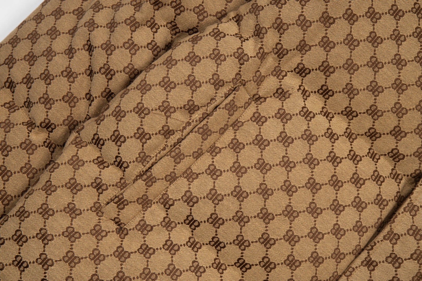 バレンシアガ「Balenciaga」‌ダブルB フルプリント ダウンジャケット