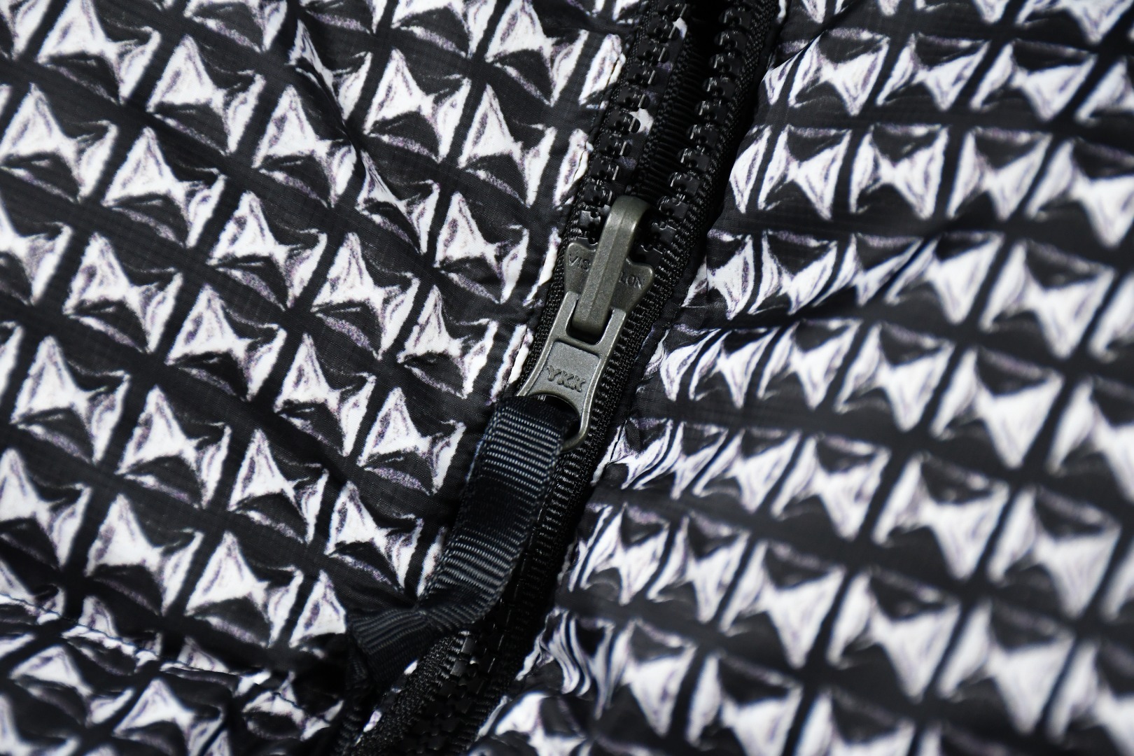 「コラボモデル」The North Face× Week5 コラボ スタッド Nuptse ダウンジャケット