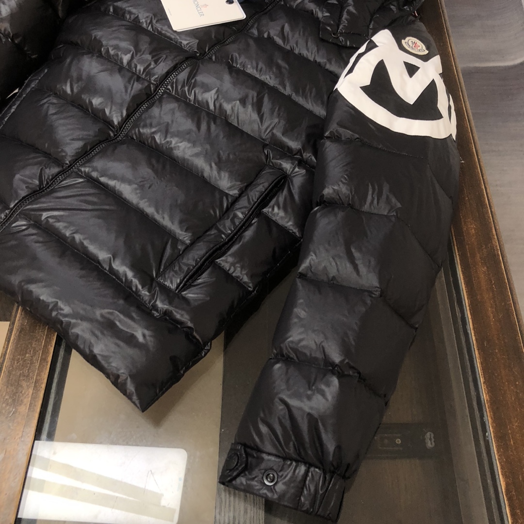 モンクレール「Moncler」テックキャンプ フード付き ダウンジャケット