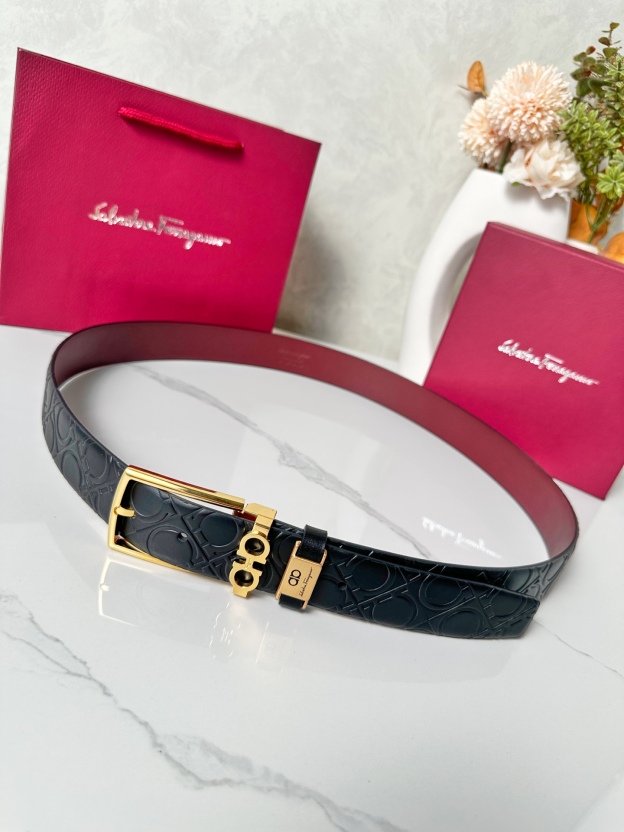 フェラガモ「Ferragamo」Gancini リバーシブル レザー ベルト