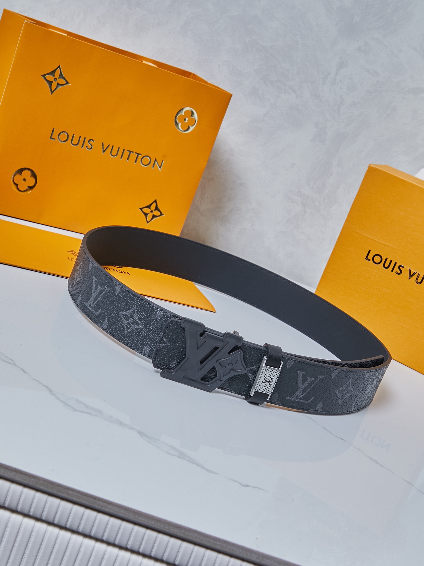 ルイ・ヴィトン「Louis Vuitton」リバーシブル モノグラム レザー＆キャンバス ベルト100CM