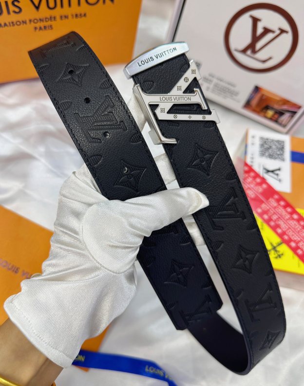 ルイ・ヴィトン「Louis Vuitton」モノグラム エンボス レザー リバーシブル ベルト100CM