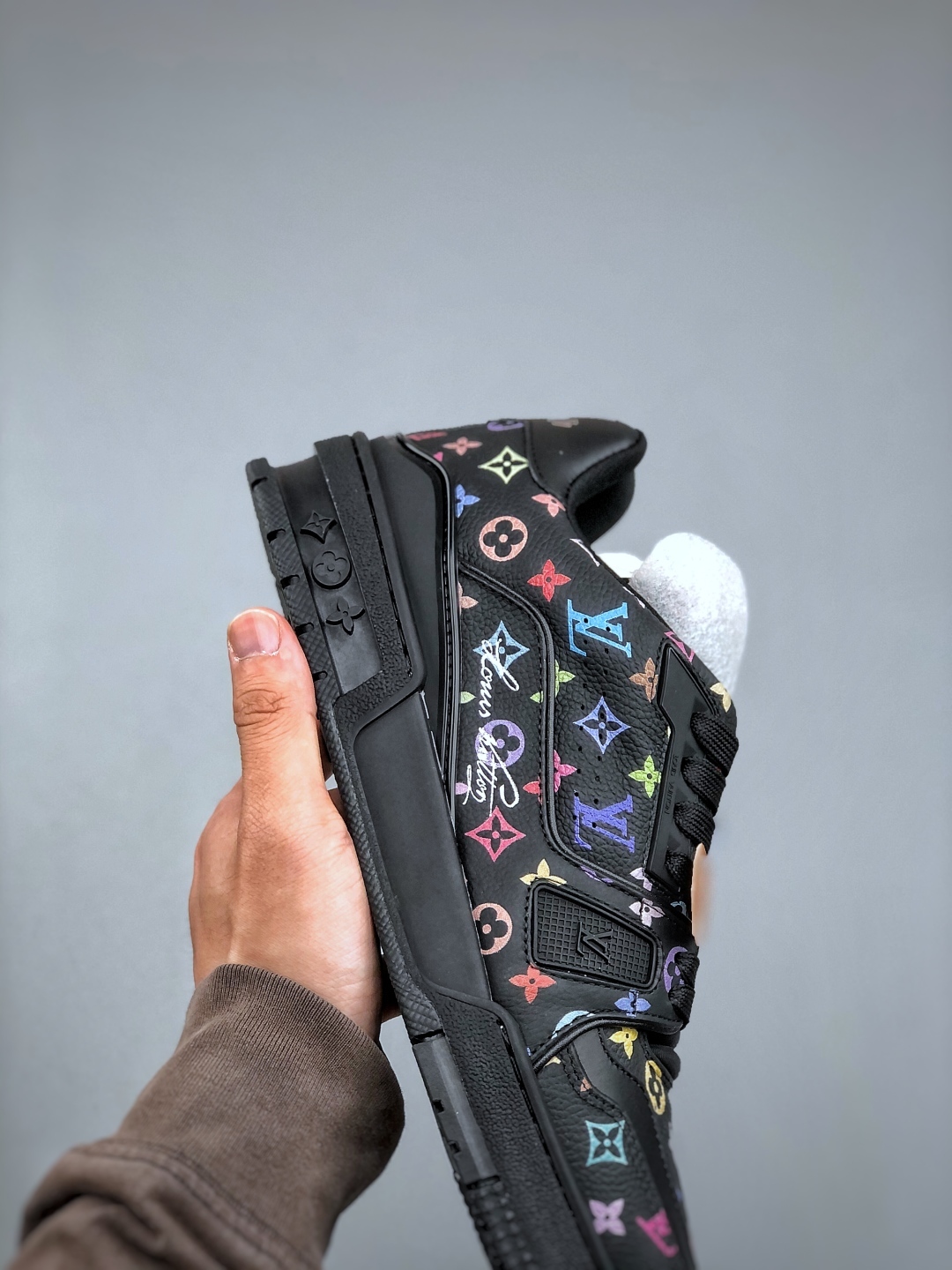 「コラボモデル」Louis Vuitton x Trainerローテクスニーカー