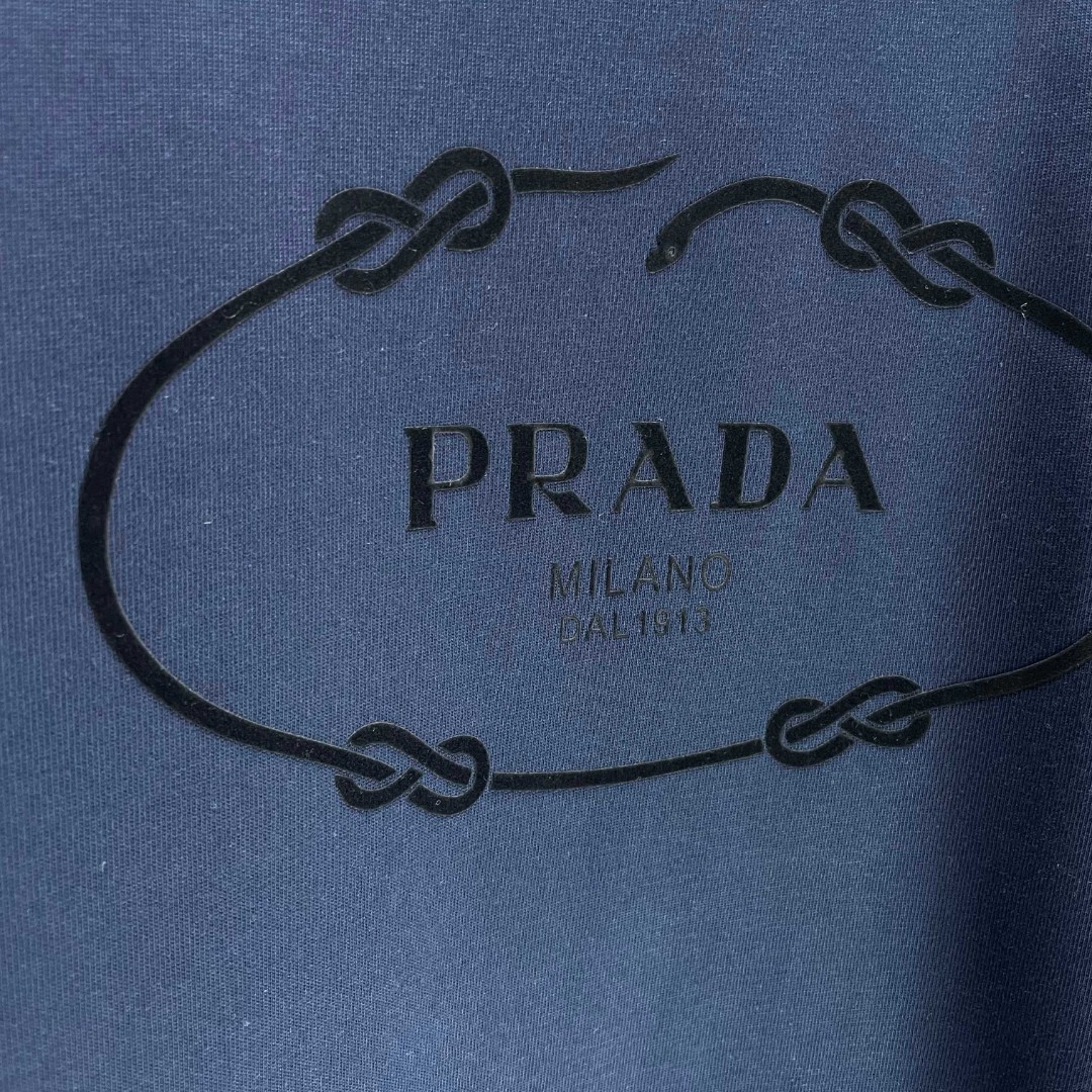 プラダ「Prada」2025春夏 ヘビーウェイトコットン ロゴ植毛半袖Tシャツ