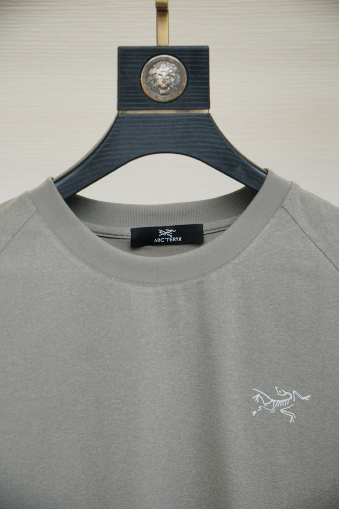 アークテリクス「ARC'TERYX」2025春夏 プレミアムコットン ロゴ刺繍半袖Tシャツ