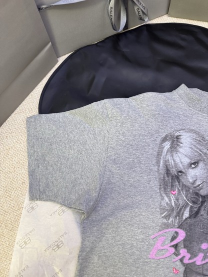 バレンシアガ「Balenciaga」ブリトニー・スピアーズ ポートレート プリントTシャツ
