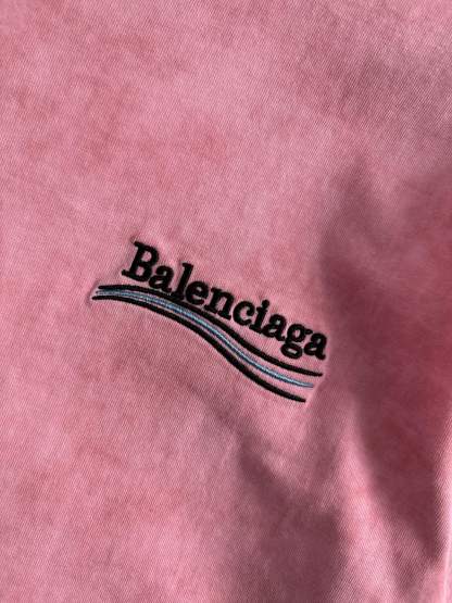 バレンシアガ「Balenciaga」ウェーブ コーラ レター エンブロイダリー Tシャツ