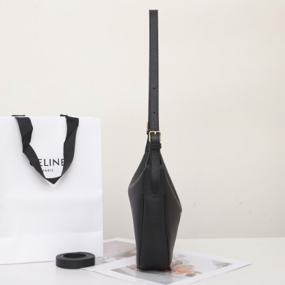 セリーヌ「Celine」Triomphe Canvas ホボショルダーバッグ