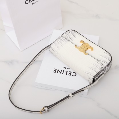 セリーヌ「Celine」Triomphe エンボスドクロコダイルレザー ショルダーバッグ