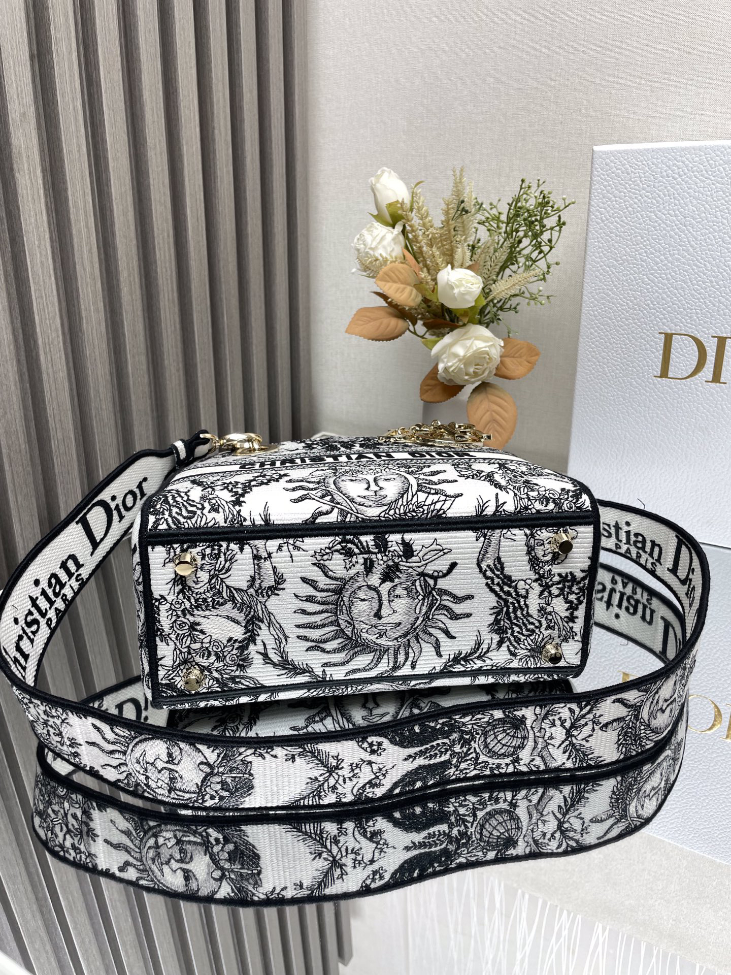 ディオール「Dior」Lady D-Lite ショルダーバッグ