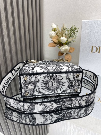 ディオール「Dior」Lady D-Lite ショルダーバッグ