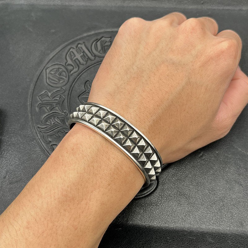 クロムハーツ「Chrome Hearts」クロム・ハーツ ヴィンテージアンティーク ダブルリベット ブレスレット アクセサリー