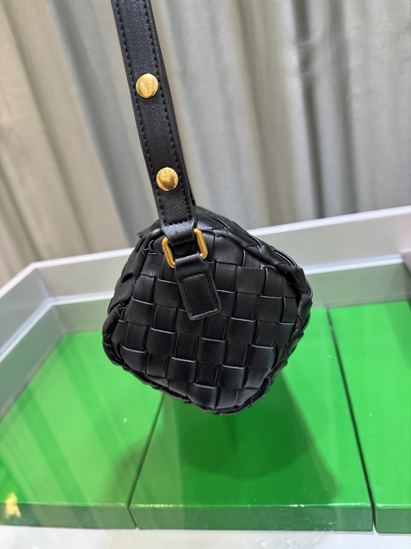 ボッテガ・ヴェネタ「Bottega Veneta」2024早秋 大中華区限定 ショルダーバッグ