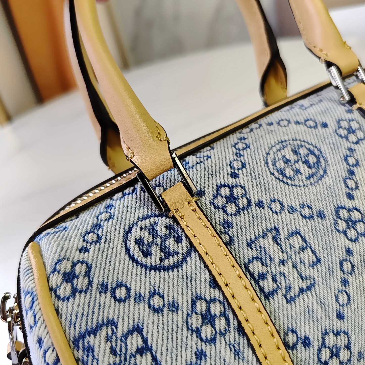 トリー バーチ「Tory Burch」トーリーバーチ T Monogram デニム ピローショルダーバッグ