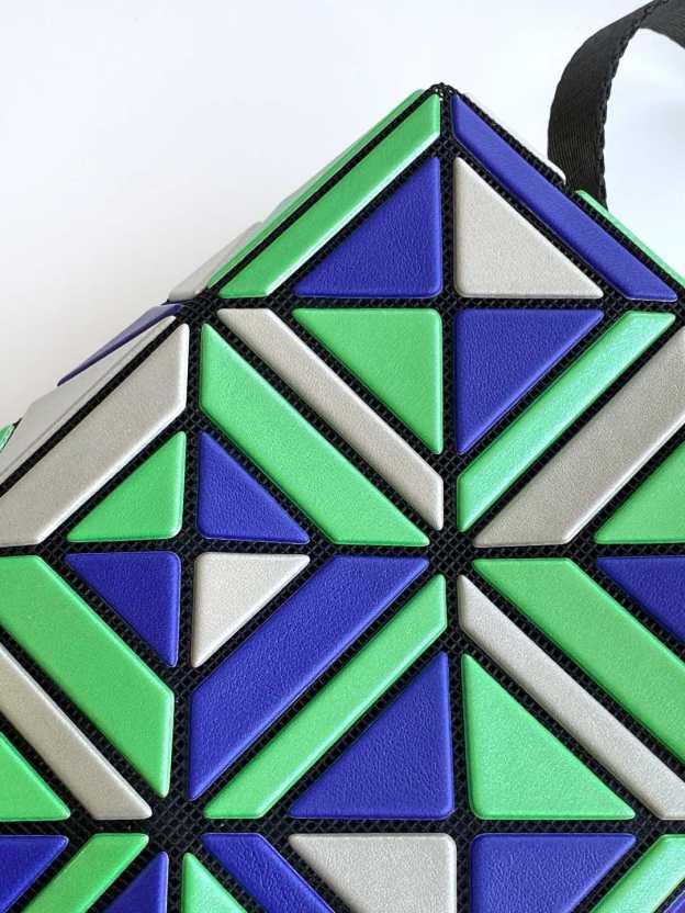 イッセイ・ミヤケ「Issey Miyake」BAO BAO LUCENT 6×6 トートバッグ