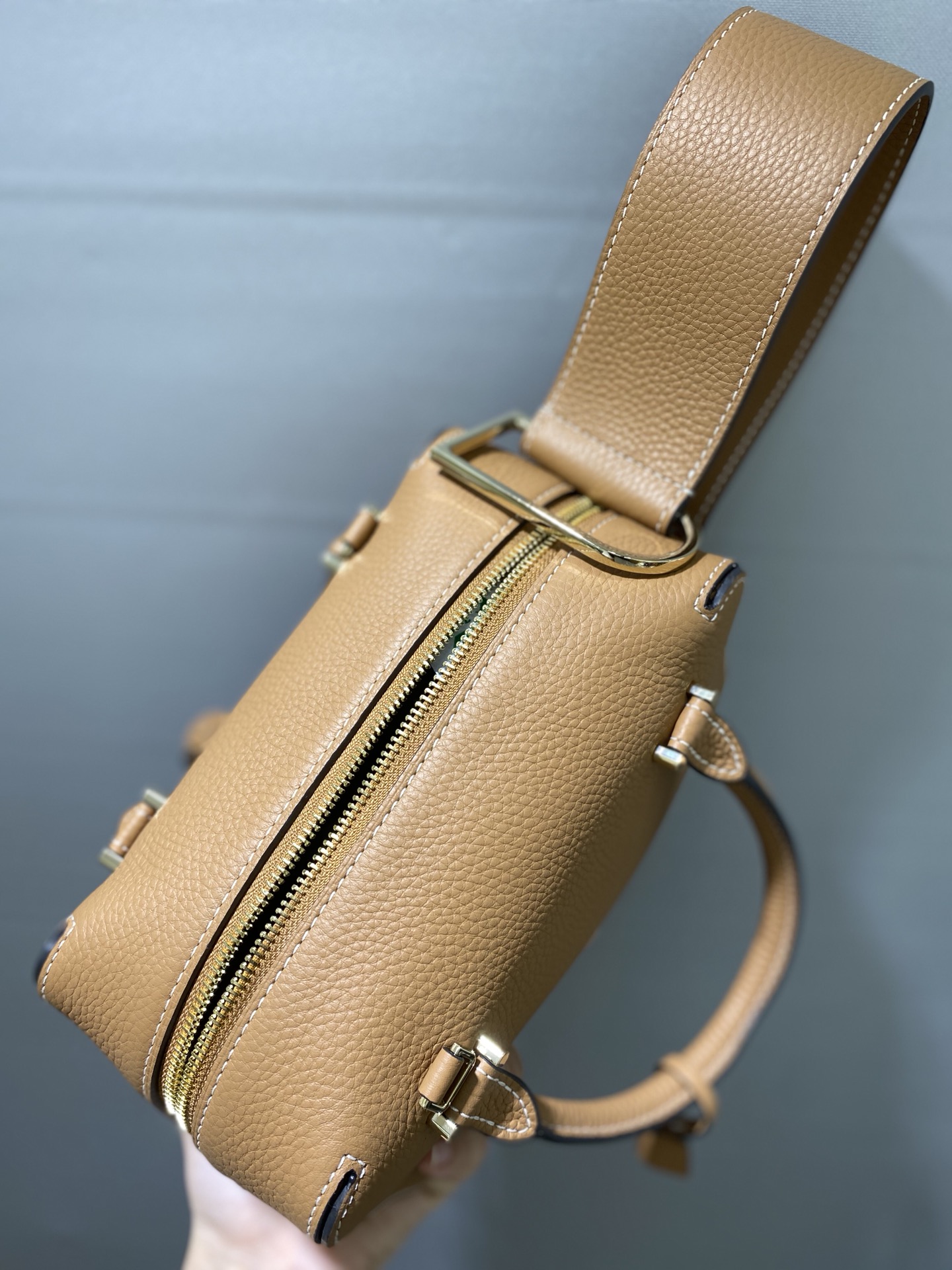 デルヴォー「Delvaux」Cool Box ハンドバッグ