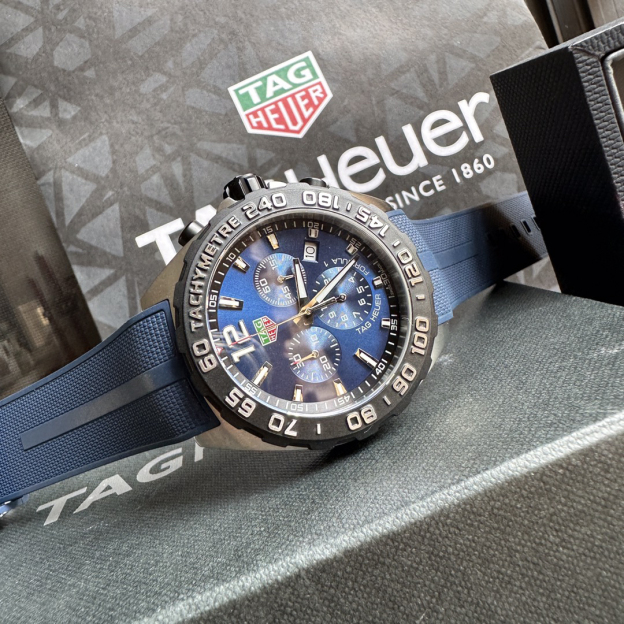 タグ・ホイヤー「TAG Heuer」フォーミュラ1 クォーツ メンズウォッチ 43mm