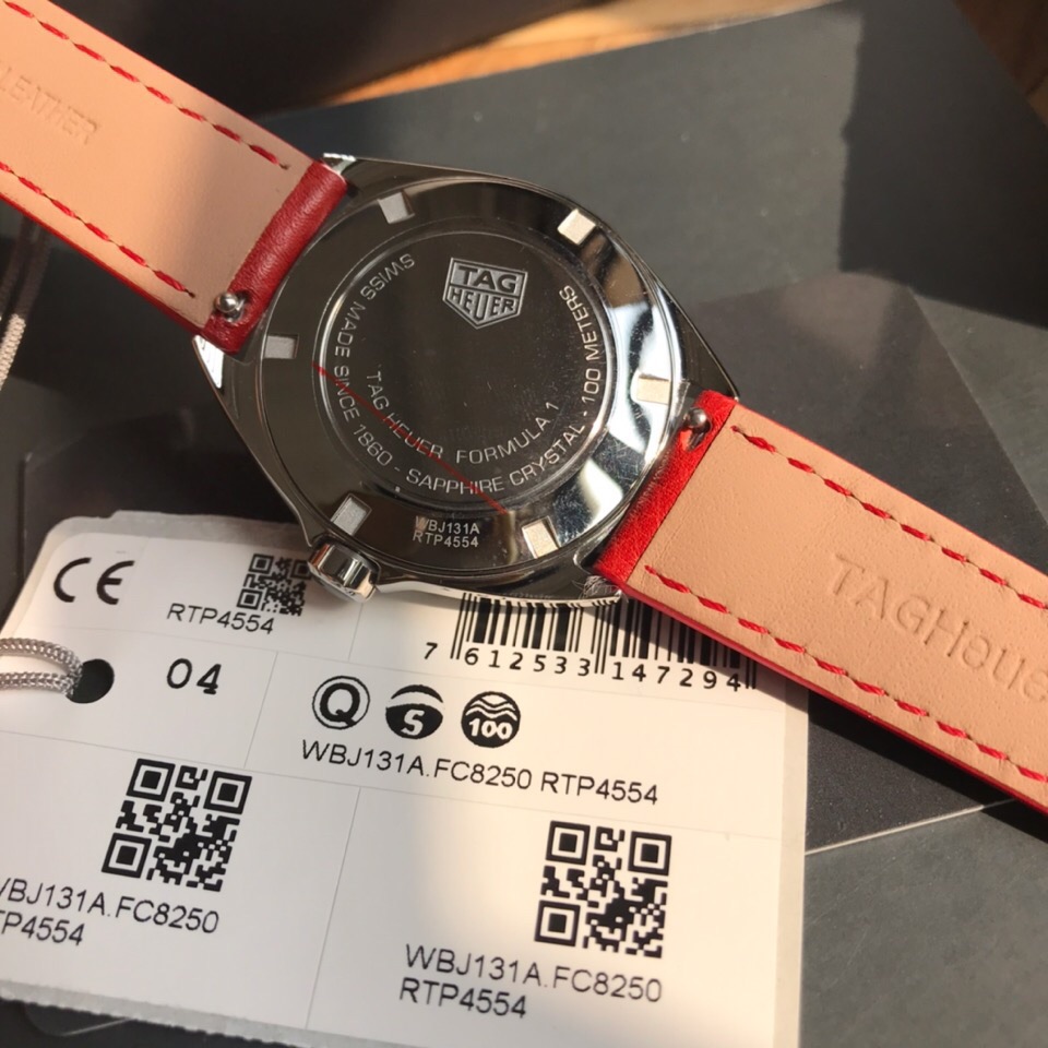 タグ・ホイヤー「TAG Heuer」フォーミュラ1 レディースクォーツ 腕時計35mm