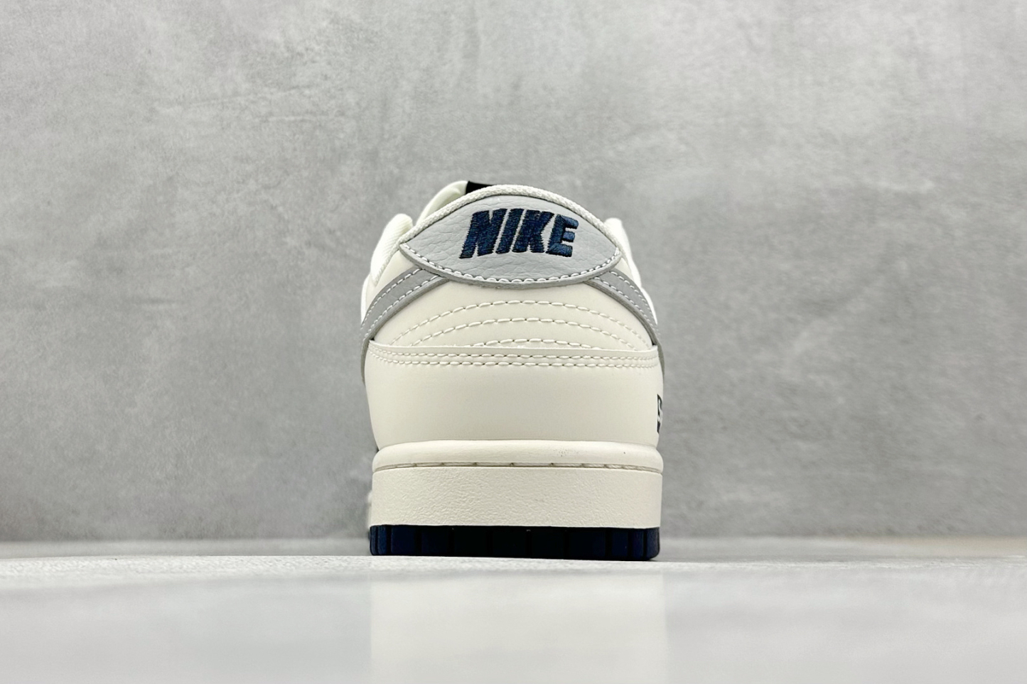「コラボモデル」Nike SB Dunk Low x Supreme コラボレーション ロー タイプ スケート シューズ